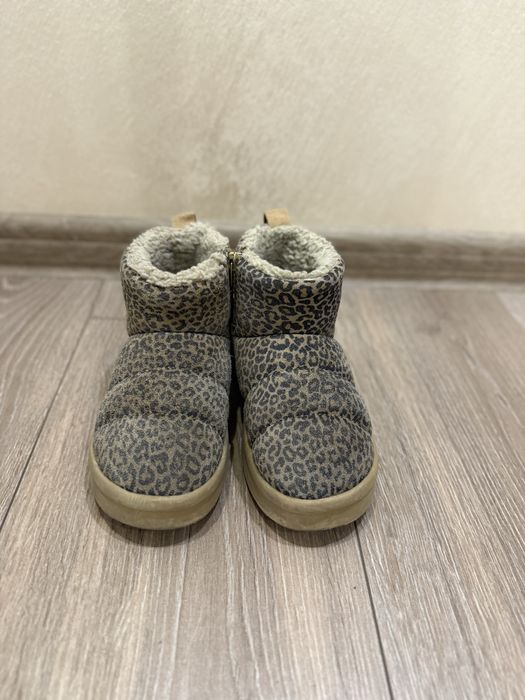 Сапожки зимові  угги zara на дівчинку