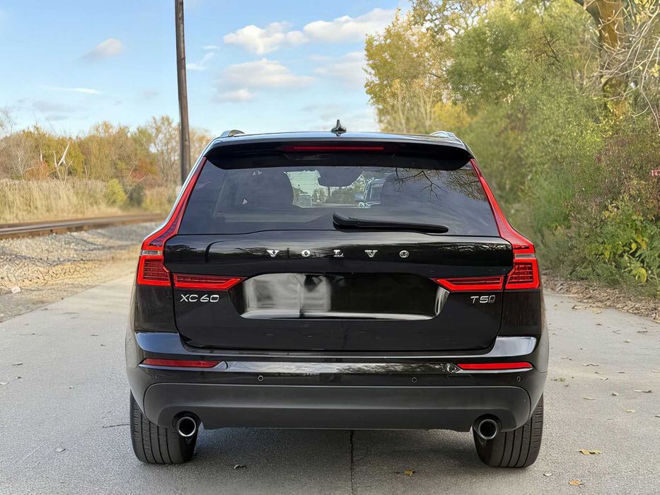 Volvo XC60      2020