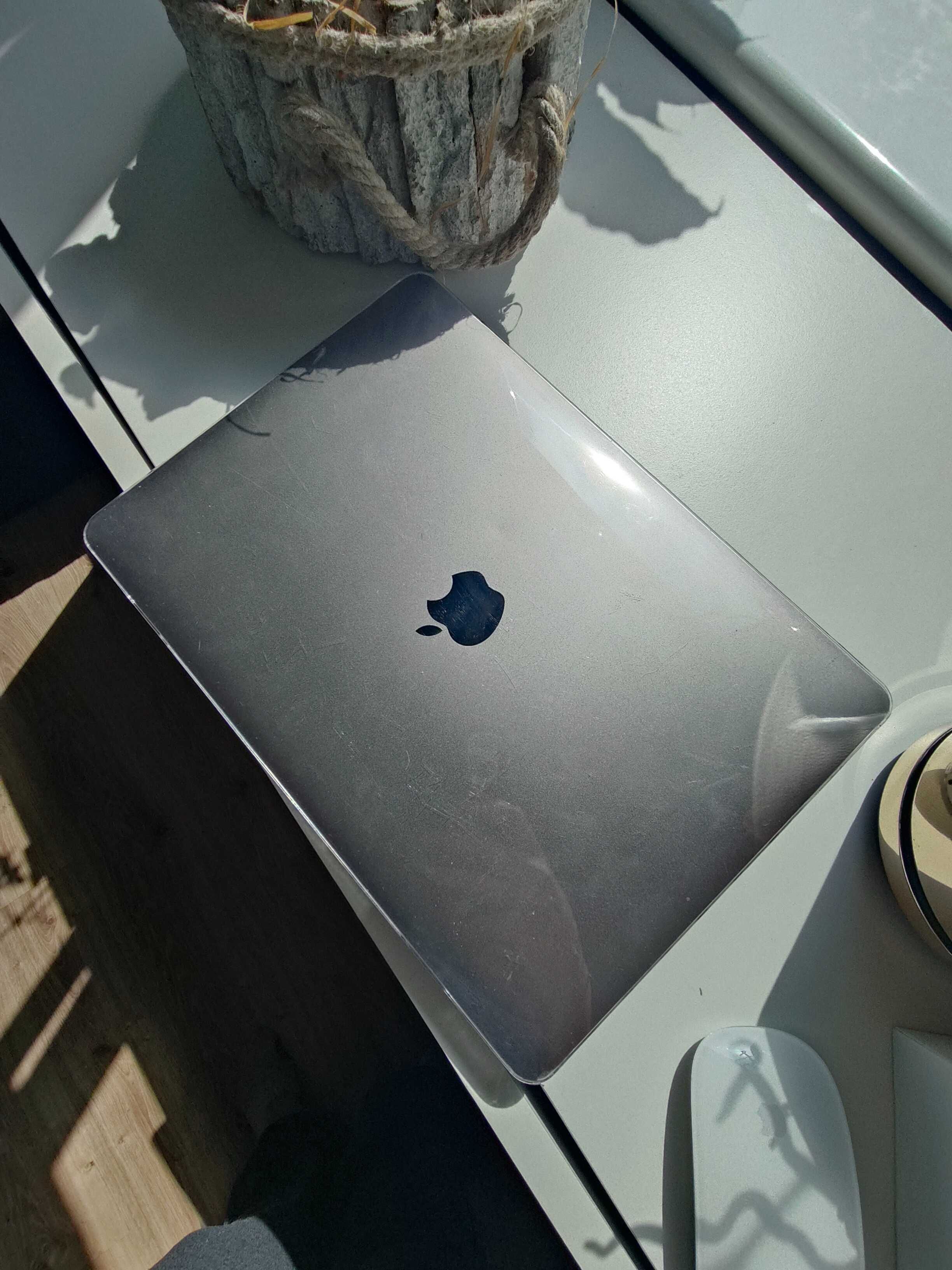 Okazja  MacBook pro13 A1708  super stan 256gb