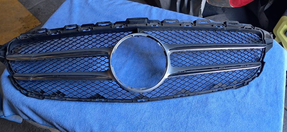 Grelha Mercedes original