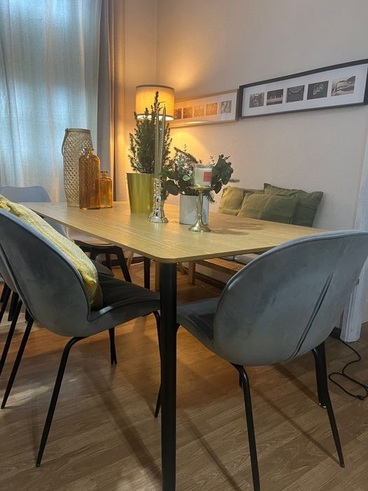 Mesa e banco oferta almofadas