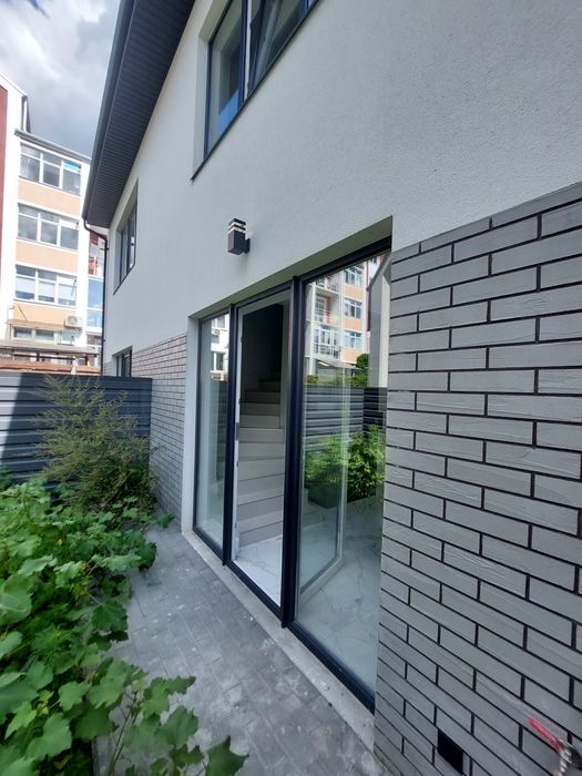 Готовий таунхаус площа 60м2 у центрі Білогородки