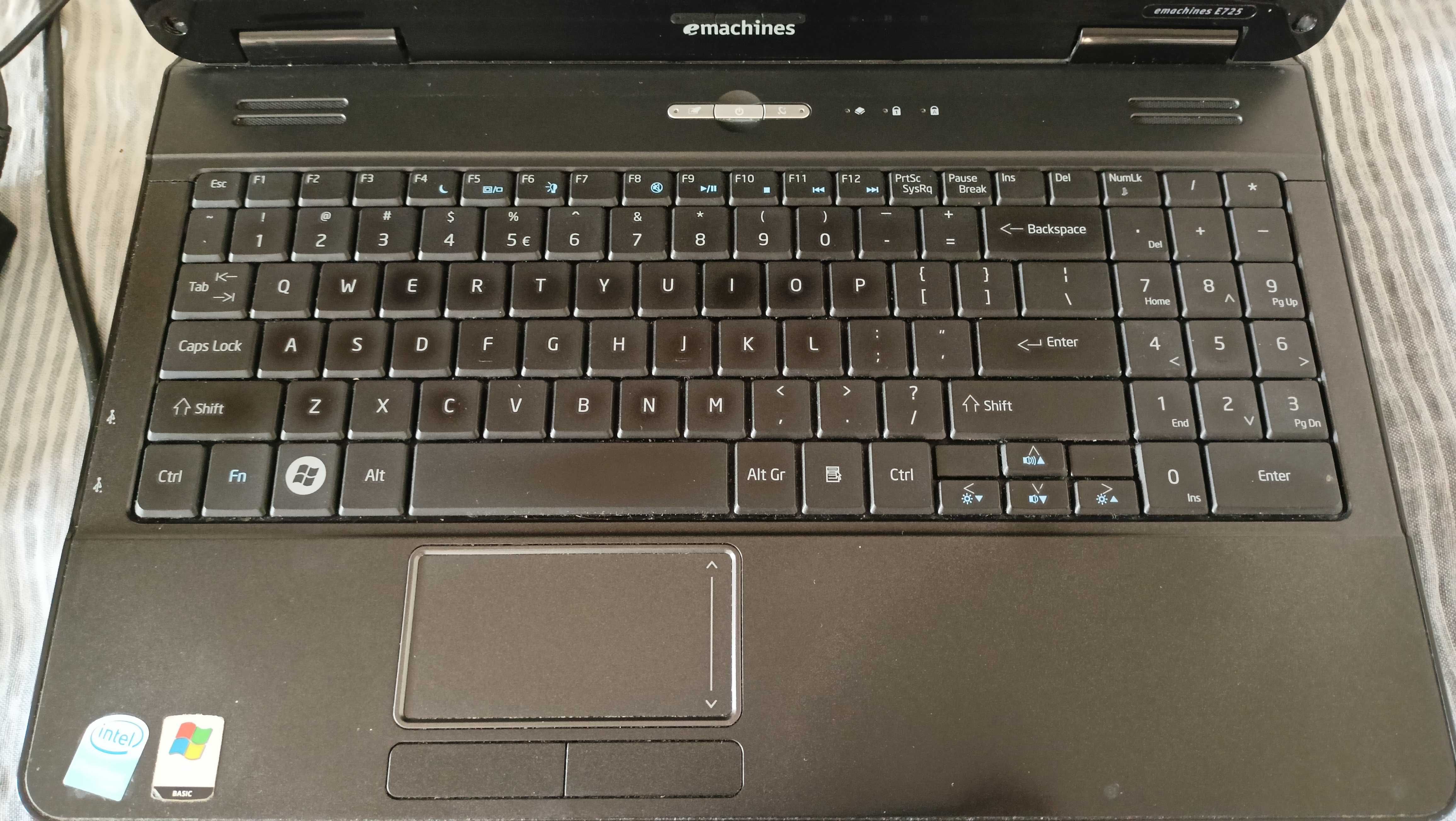 Laptop Acer Emachines E725 używany sprawny