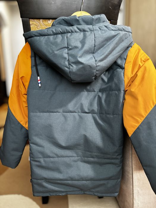 Продам курточку для хлопчика 10-12 років