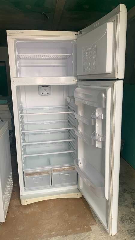 Frigorifico com congelador Indesit