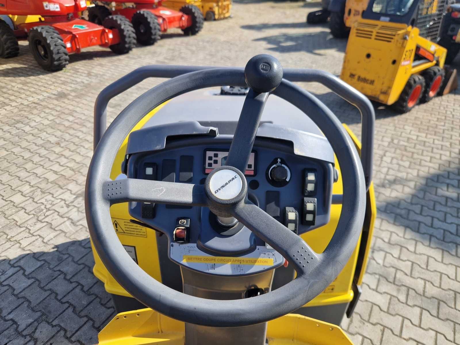 Walec Dynapac CC 1300 rok 2014 waga 4 tony cena 69900 netto