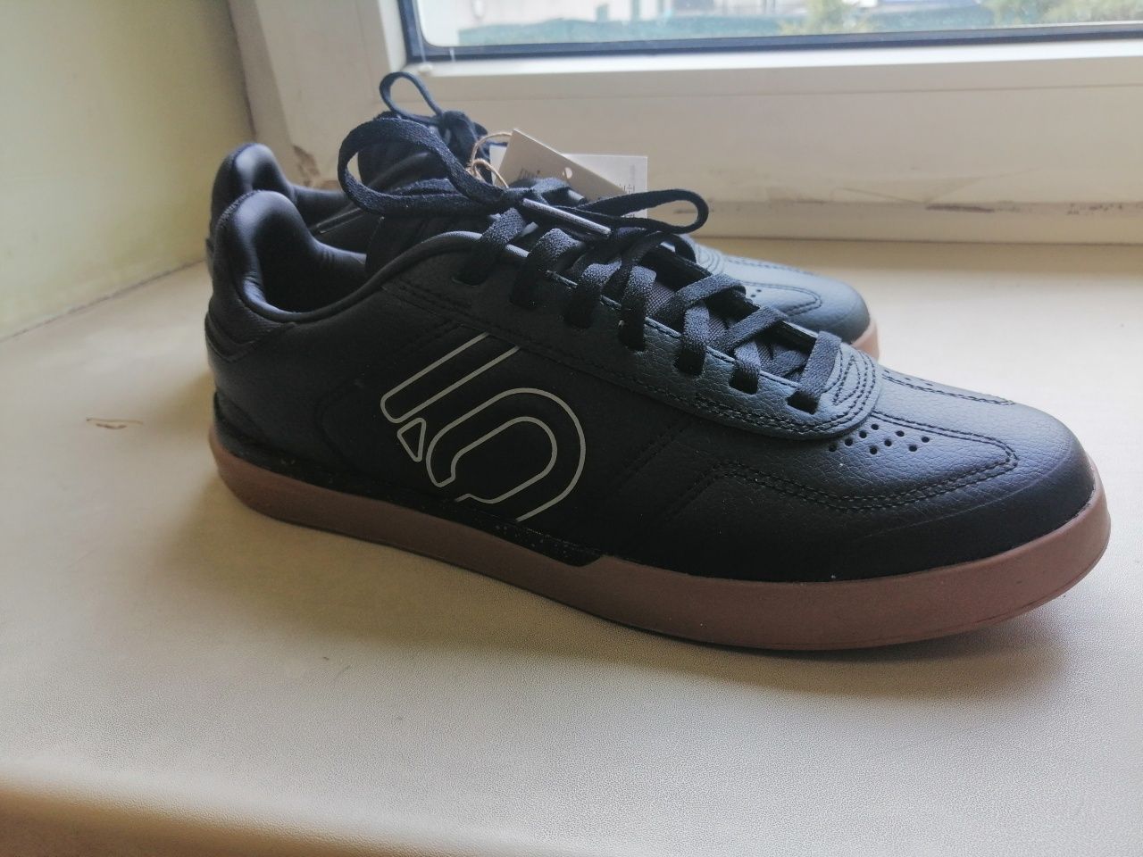 Нові чорні кросівки, кеди оригінал Adidas, розмір 38