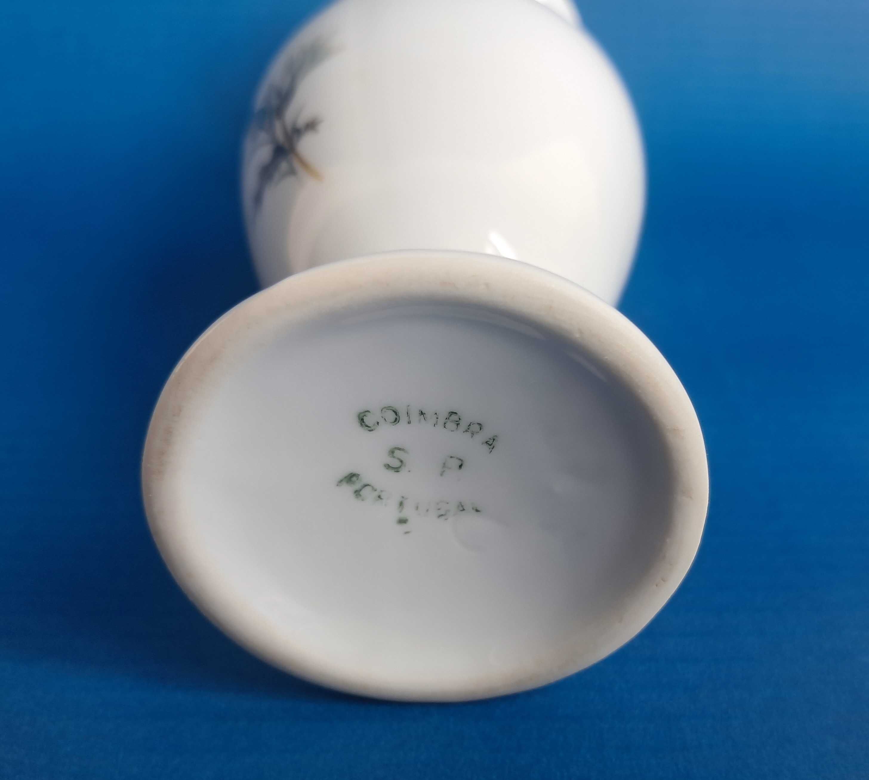 Elegante Jarrinha Vintage em Porcelana