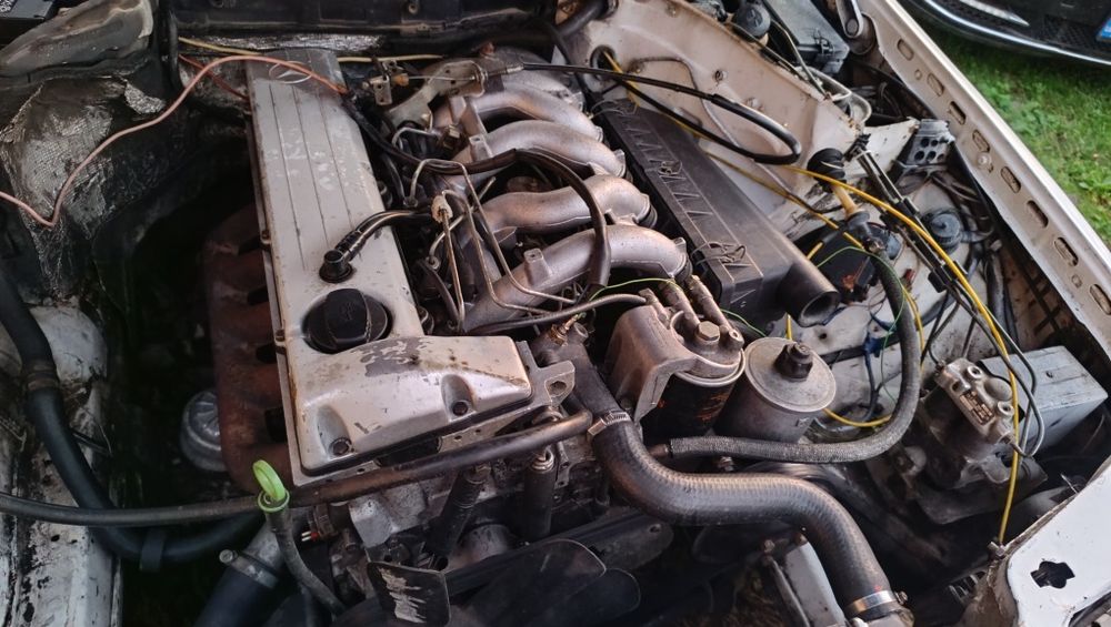 Мерседес 124 ...2.5дизель