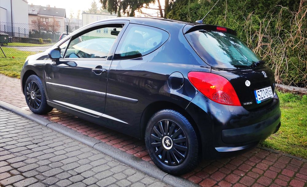 Peugeot 207 1.6 HDi 2008r 1wszy wł Nowe sprzęgło klima 190tys km bez D