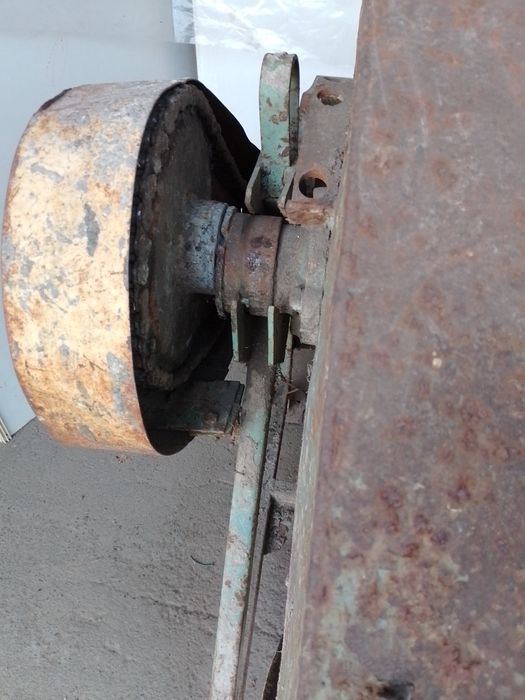 Робочий змішувач з мотором і редуктором