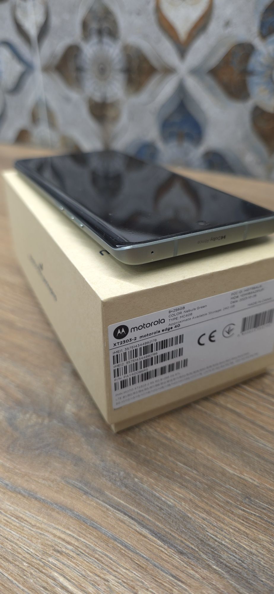 Продам телефон Motorola edge 40  8/256 green
