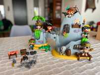 Pinipon -  Ilha dos Piratas e Esquadra da Polícia ( Como Novo )