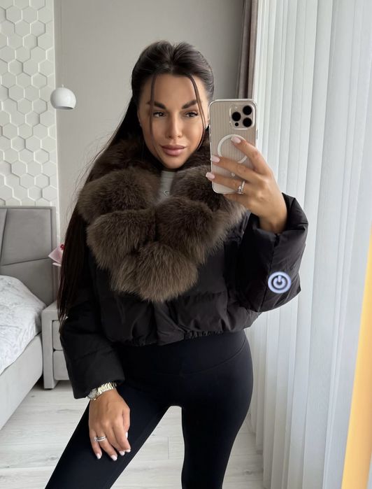 Укороченная куртка черная с мехом женская