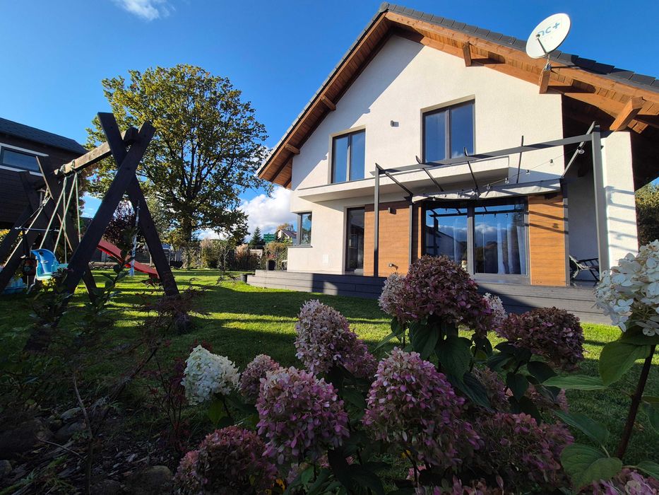 Dom wolnostojący Banino 155 (+20) m2 + lokal usługowy + działka 800 m2