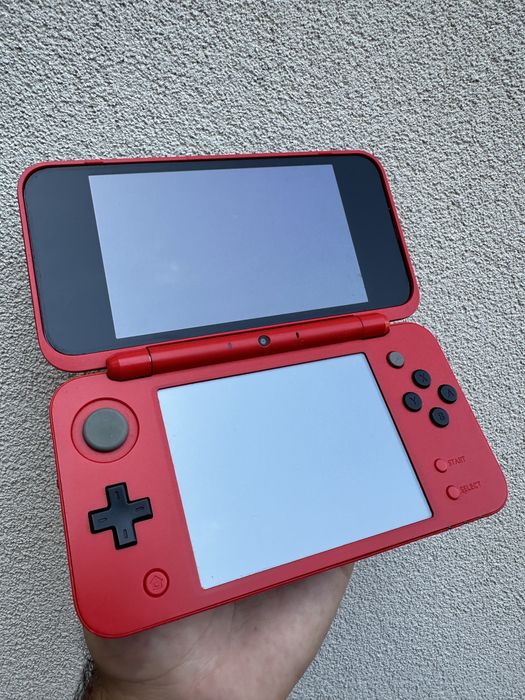 2DS XL Edição Pokebola (Desbloqueada, 128gb, 300+ jogos)