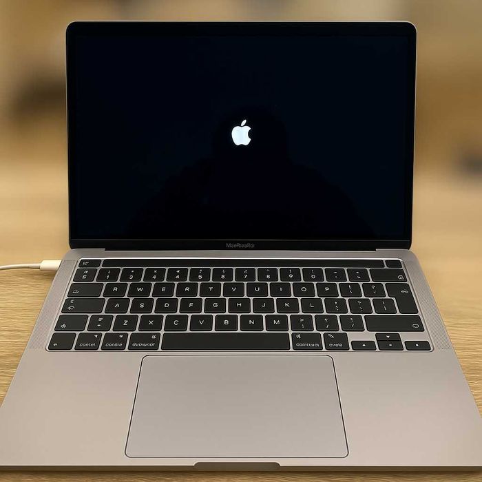 Macbook Pro 13 2018 i5 16Gb Ram 256Gb SSD