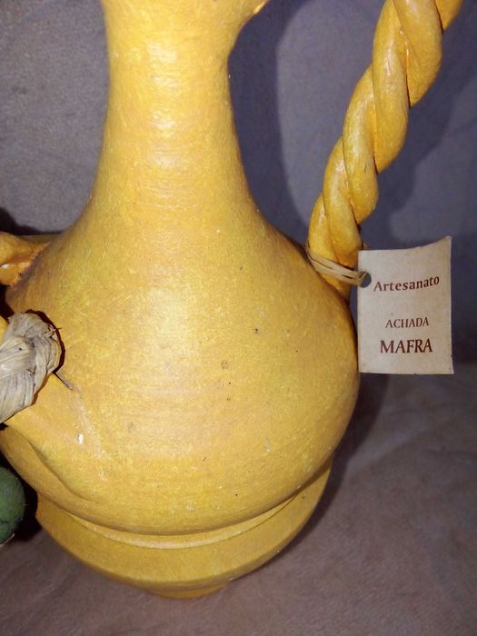 Bilha amarela decorativa