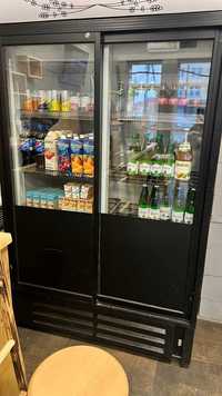 Холодильний з скляними дверима 2*1.2*0.6