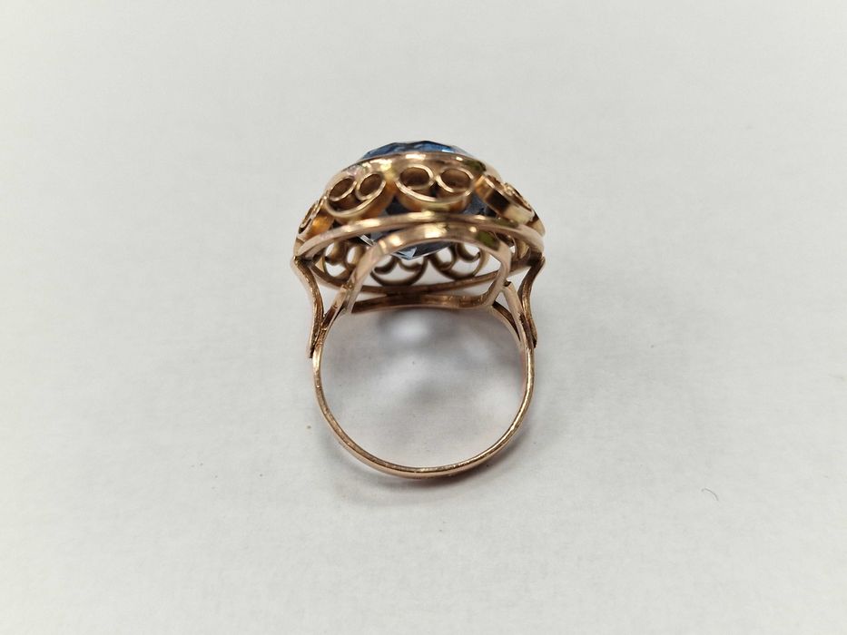 Złoty pierścionek damski/ 585/ 9.37 gram/ R13/ Topaz/ Polska 1963-86