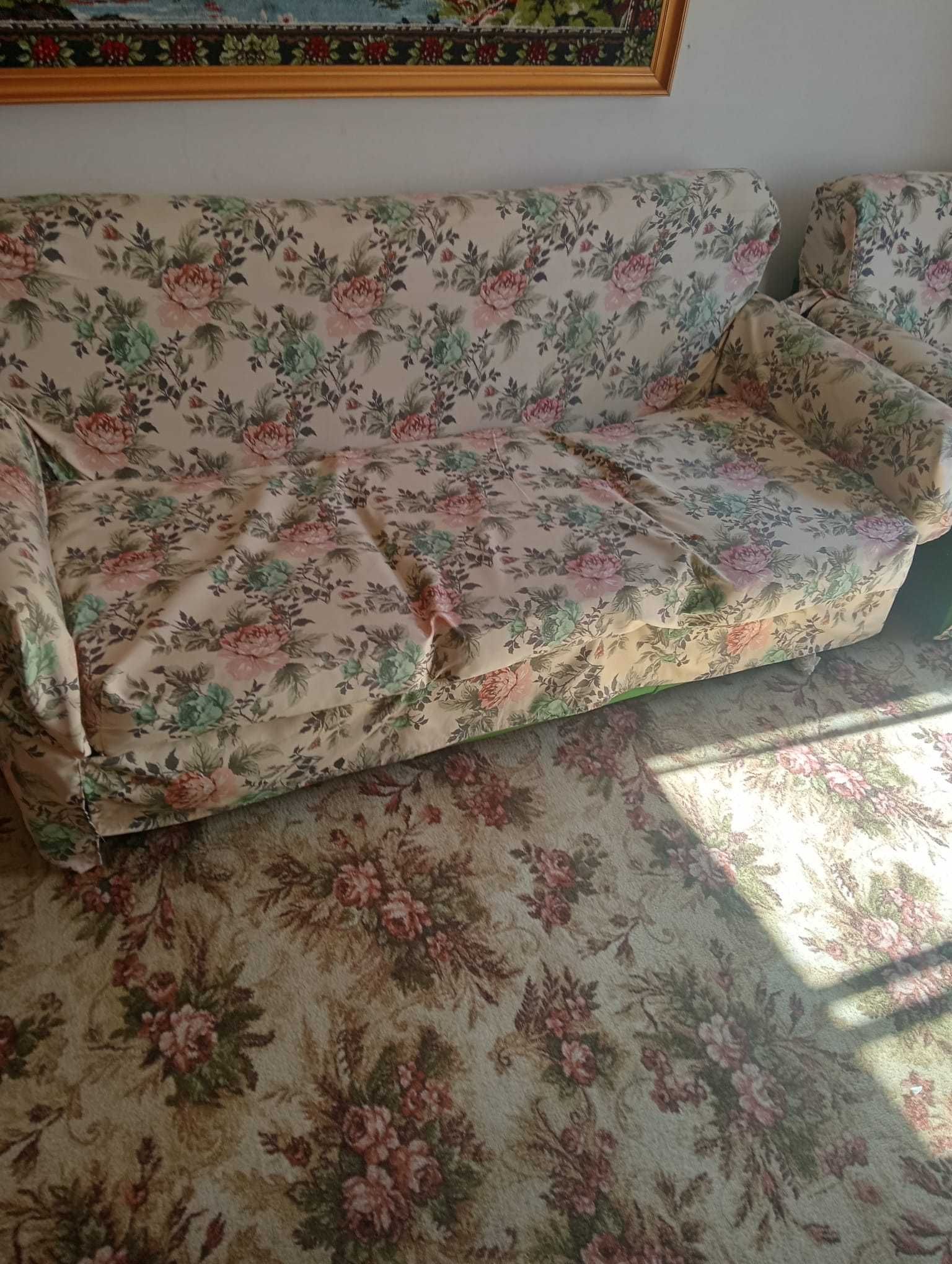 Sofás de sala (os 3 são sofá-cama)