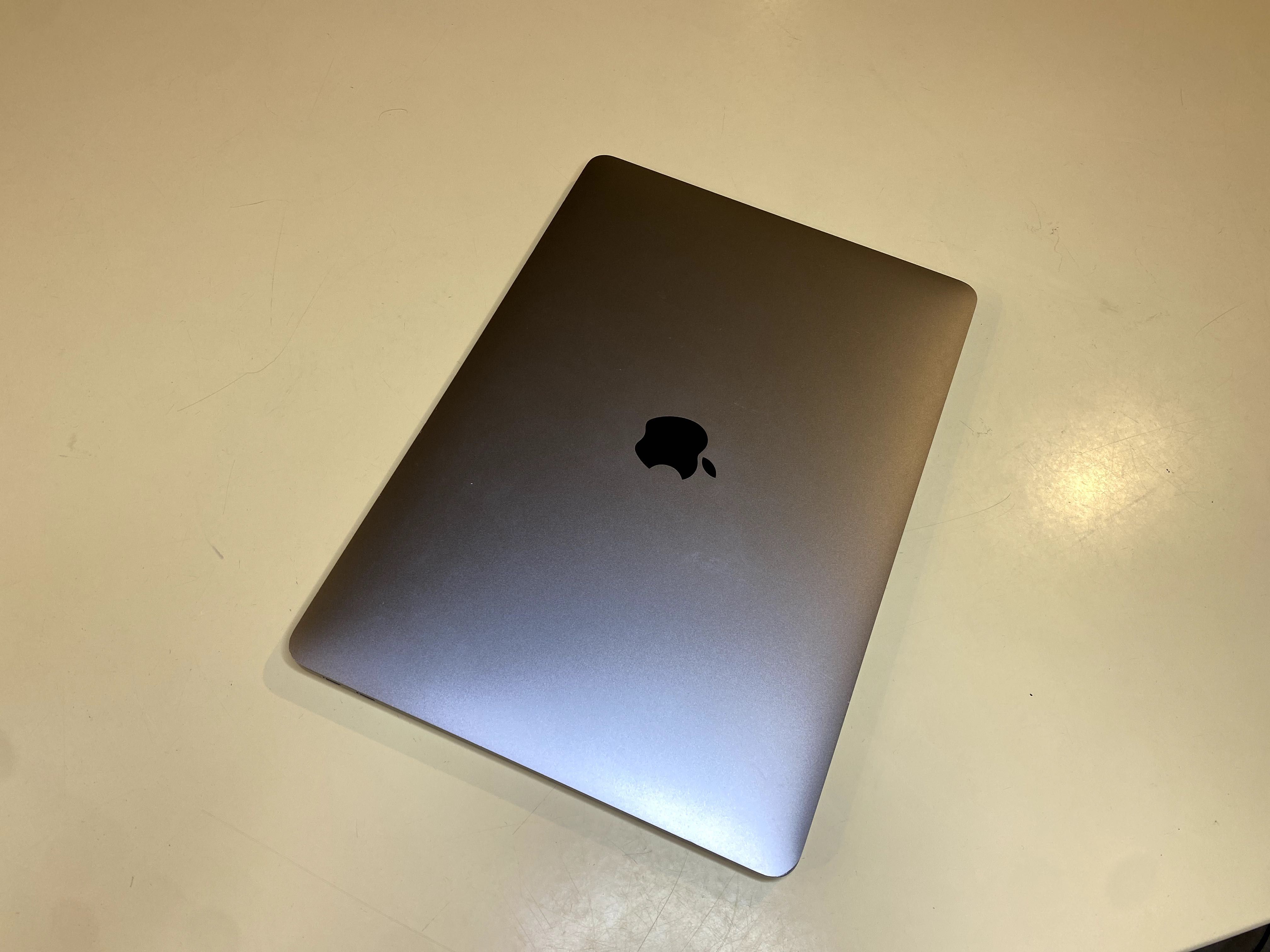 MacBook Pro 8GB 256SSD