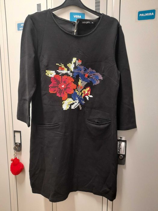 Vendo vestido preto novo