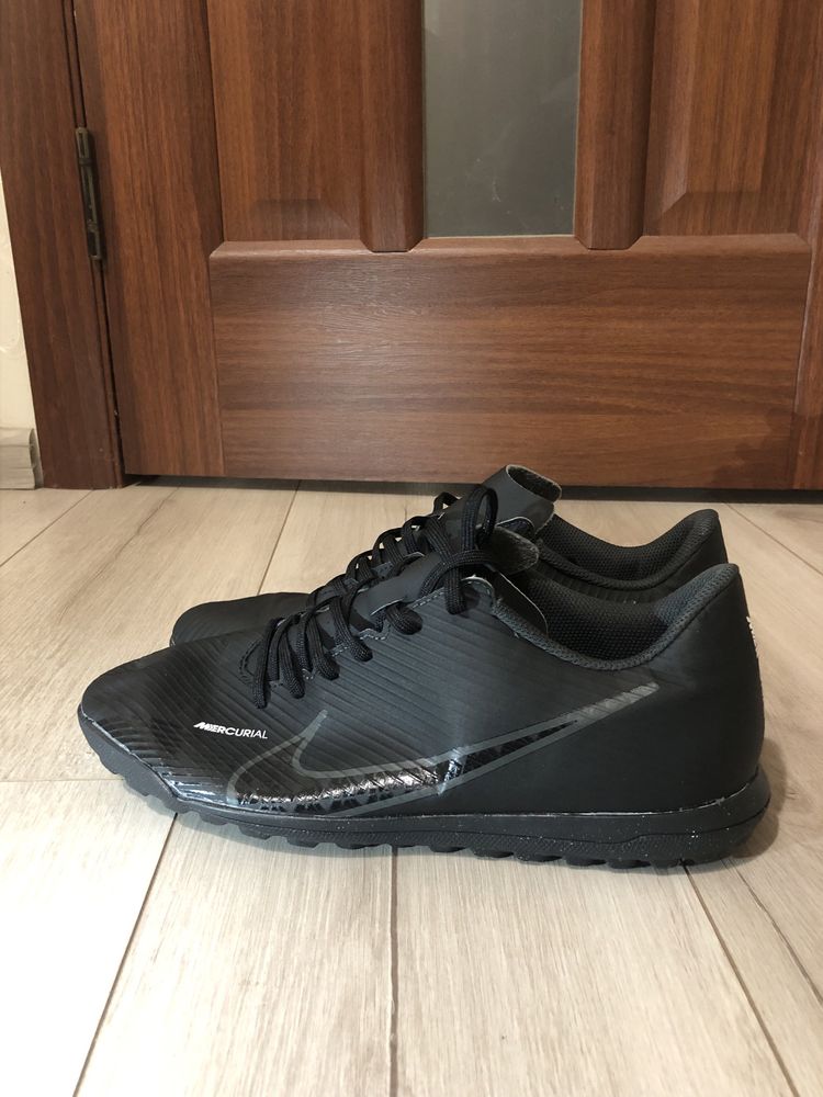 Продам бутси, сороконожки Mercurial Vapor