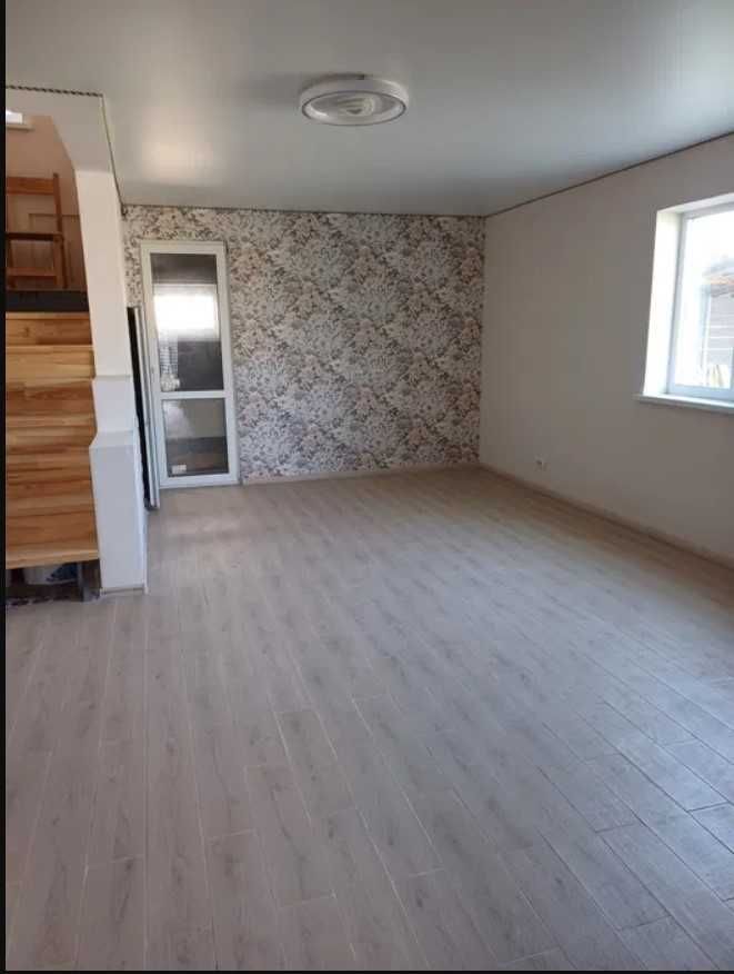 с.Гатне, продаж дуплексу 110 кв.м. , 3 сот ділянка,з ремонтом!