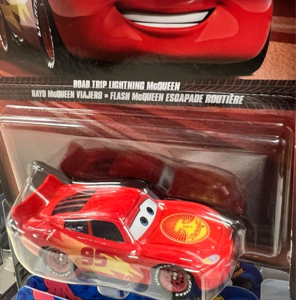 cars on the road road trip lightning mcqueen Маквін