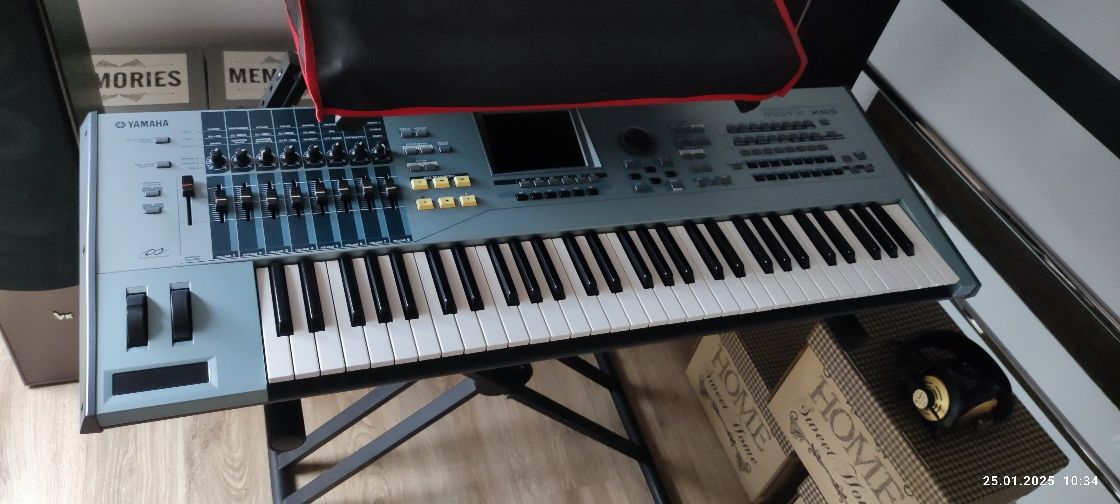 Syntezator Yamaha motif XS 6