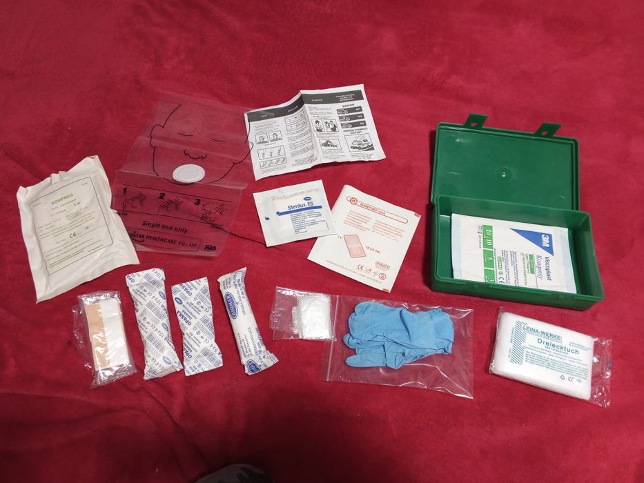 Apteczka samochodowa