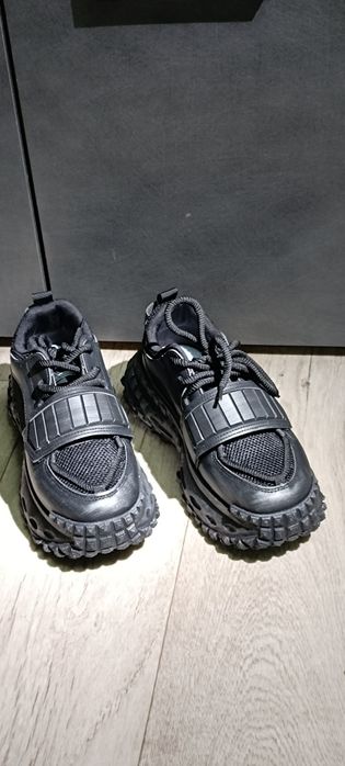 Чоловічі кросівки