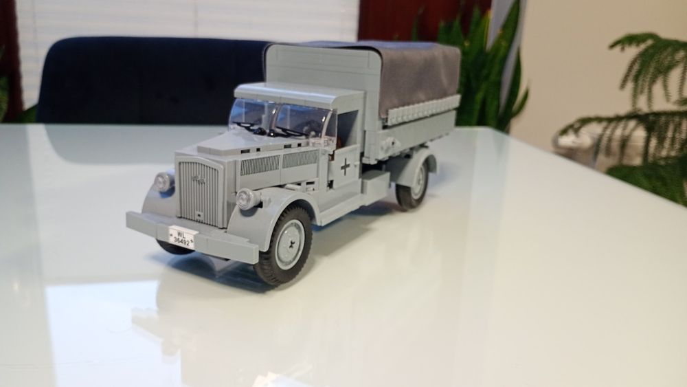 Cobi opel blitz z materiałową plandeką