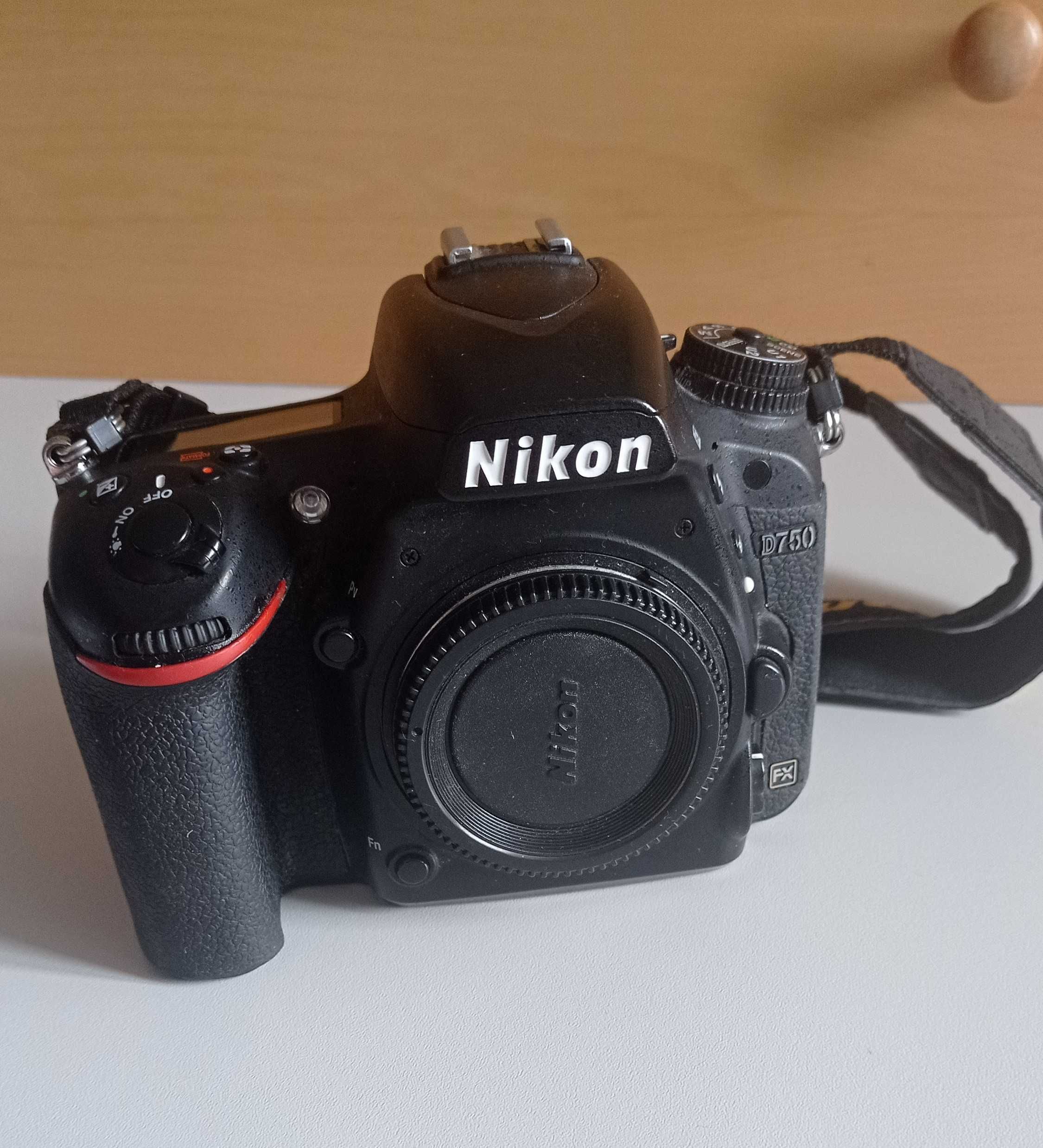 Nikon D750 body (pasek, bateria, ładowarka, instrukcja)