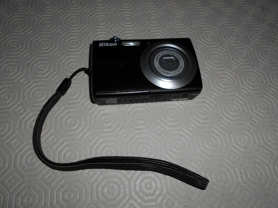 Máquina Fotográfica Nikon S203