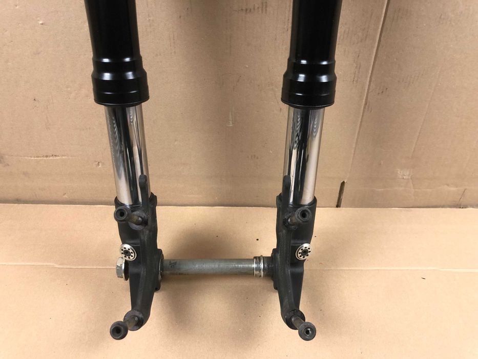 Suzuki GSX-R 750 600 Lagi Laga Zawieszenie Przód Półka Dolna L1 - L6