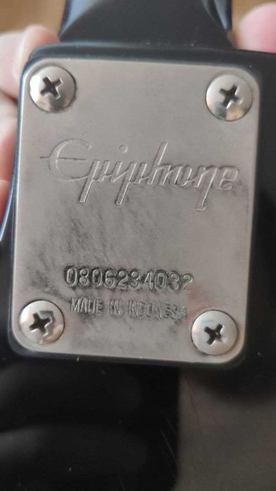 Електрогітара Ephiphone + підсилювач Marshall + гітарні дрібниці