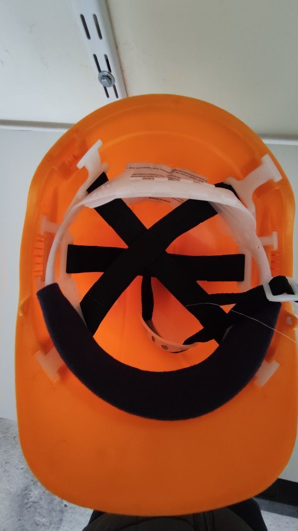 Kask, hełm przemysłowy ochronny, Nowy