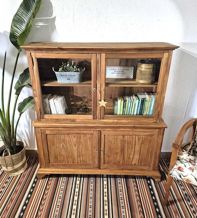 Aparador / Vitrine / Armário / Louceiro / Livreiro / Vintage / Rustico