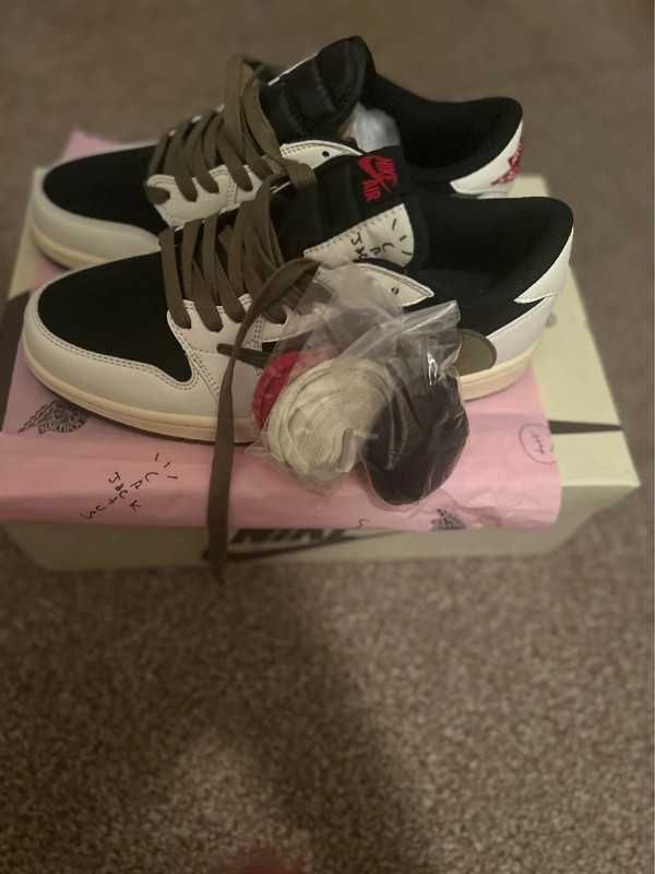 Buty Nike Retro Low OG SP r.42/ jordan 1/Olive / Travis Scott