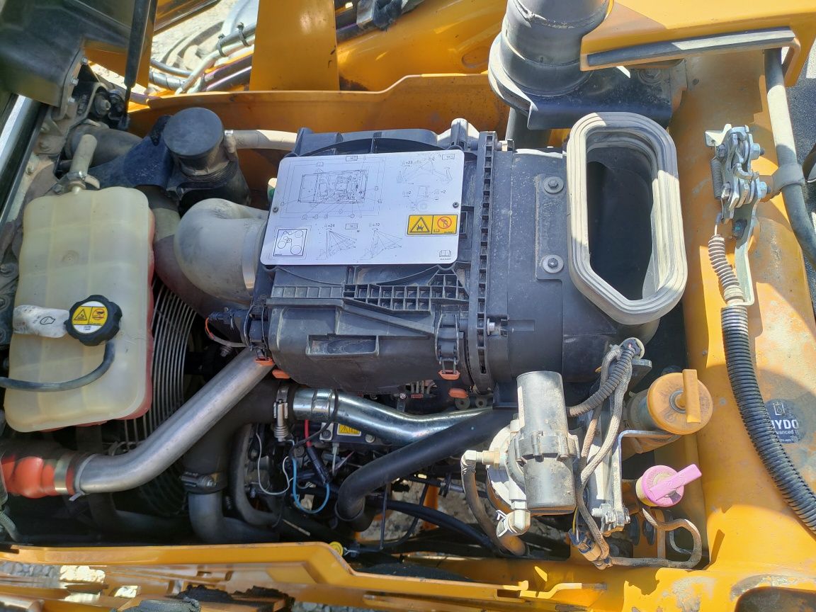CAT 428(432)F2  2018г.в.