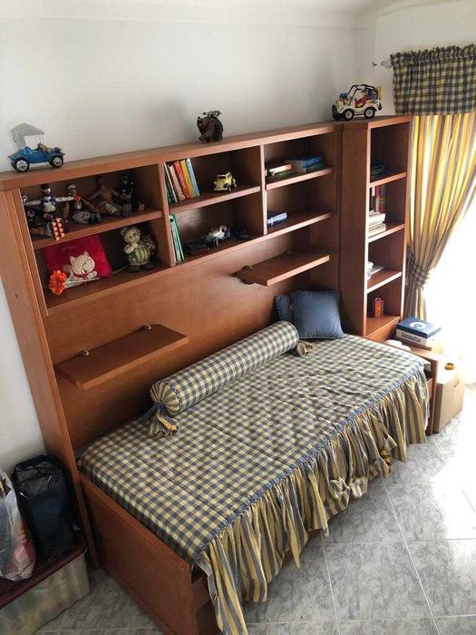 Cama solteiro tipo estúdio em madeira maciça pinho mel
