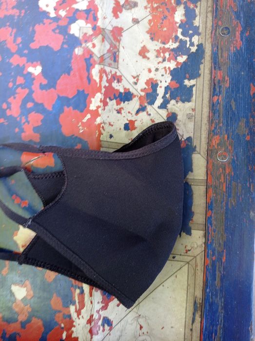 Маска адидас чорная