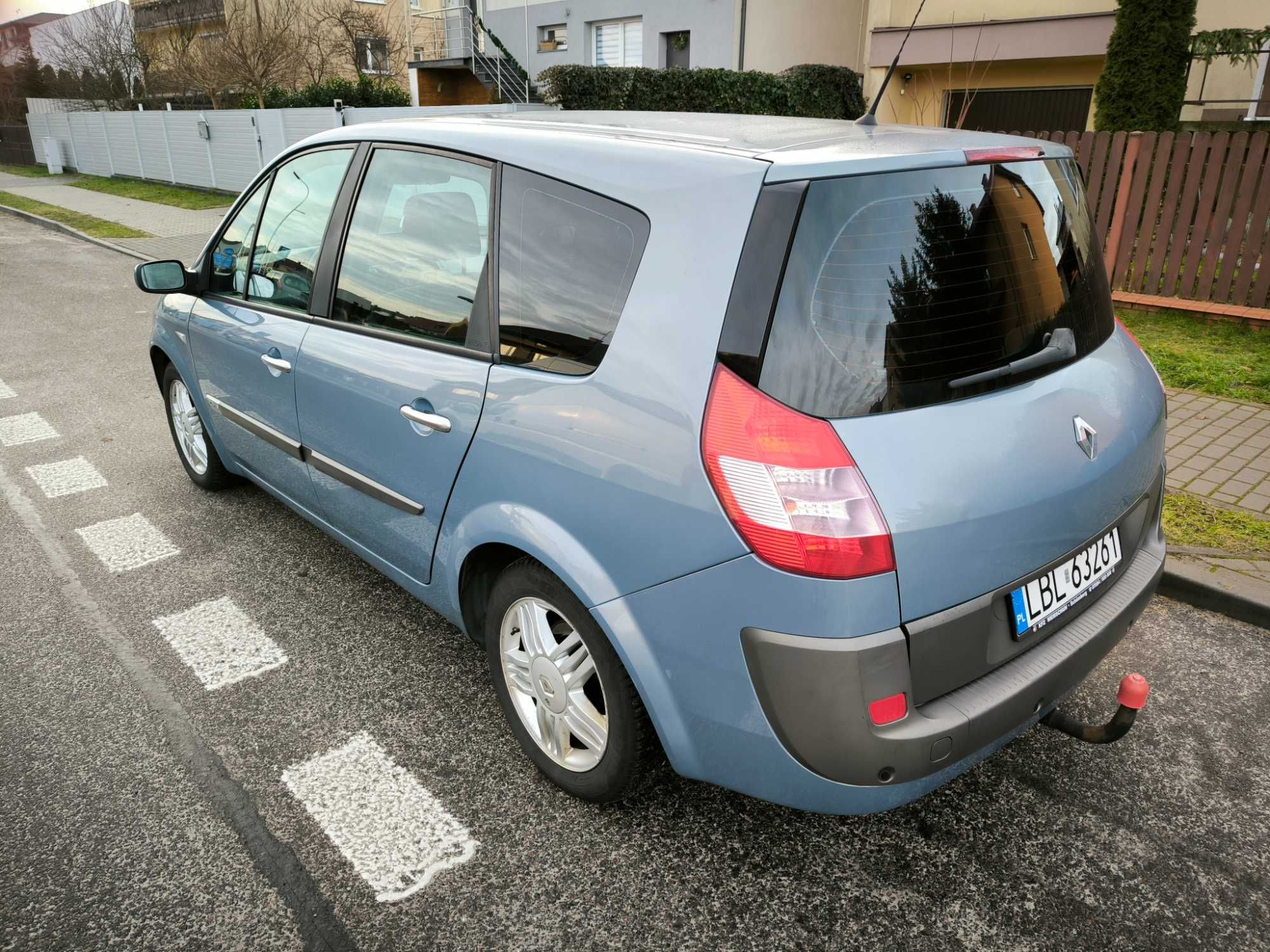 Renault Grand Scenic II 2.0 benzyna + LPG - 7 osób