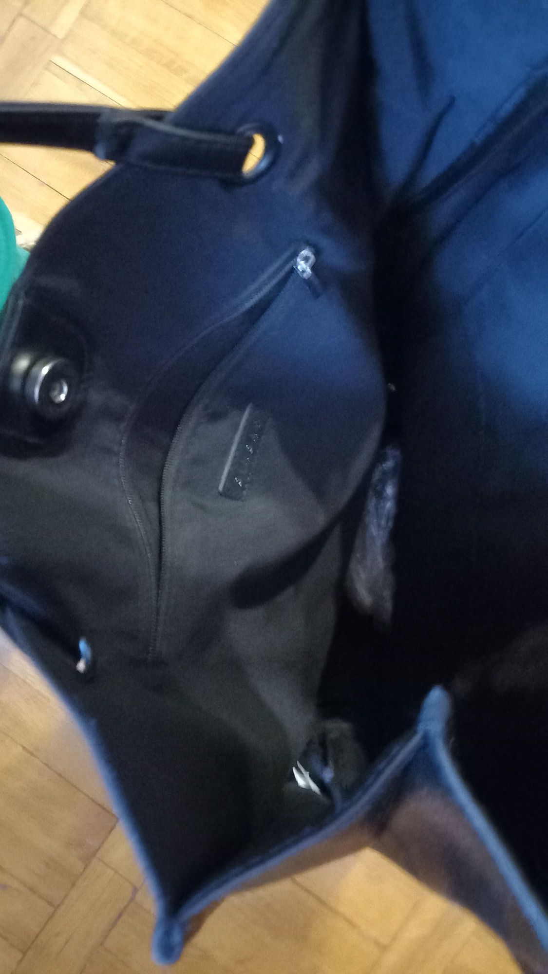 Czarna torebka na ramię