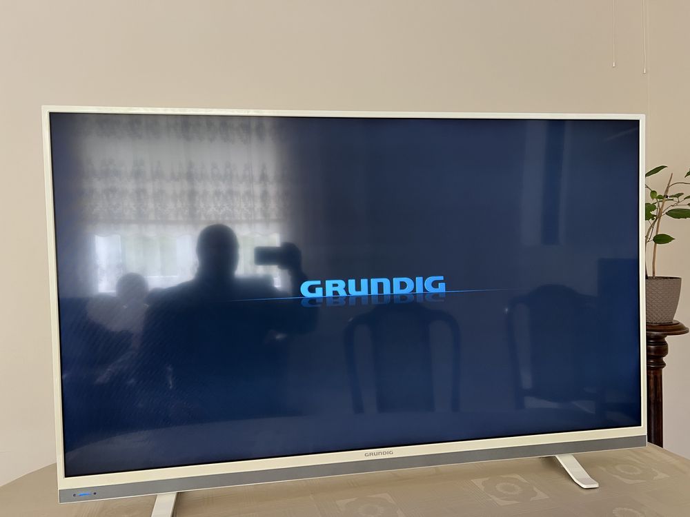 Телевізор GRUNDIG 55 smart tv