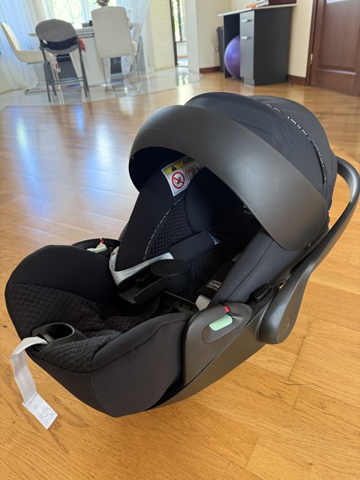 Продам автокрісло Cybex Cloud T+адаптери в подарунок