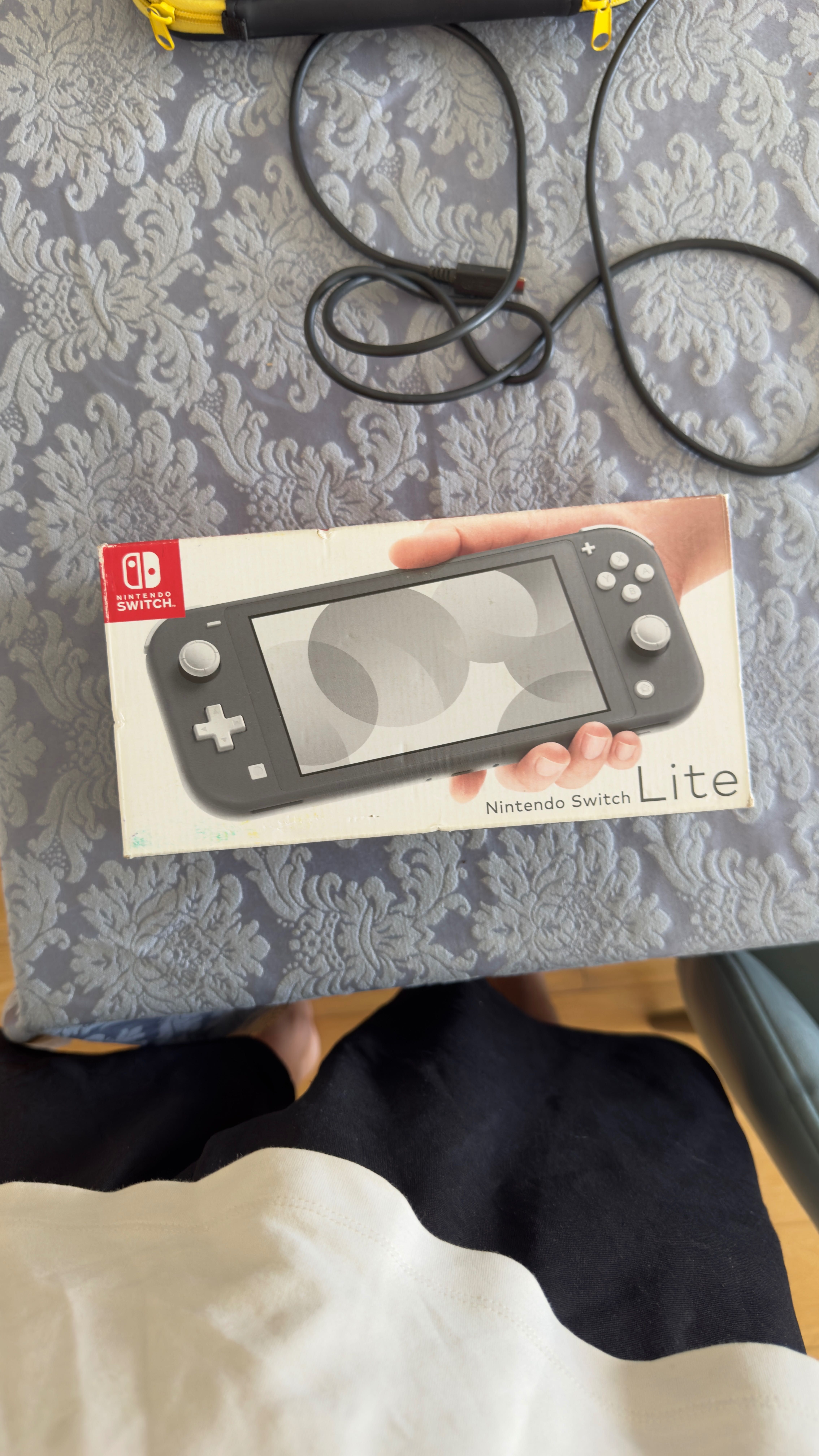 Nintendo Switch Lite Cinza + Capa e Bolsa — Excelente Estado