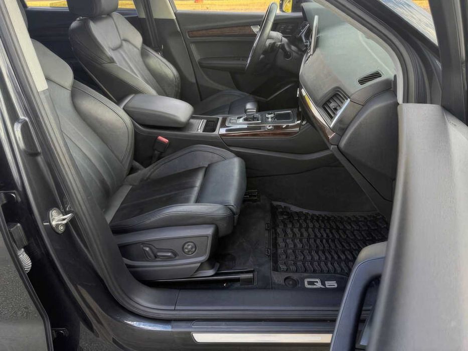 Audi Q5 quattro Premium Plus 45 TFSI      2019